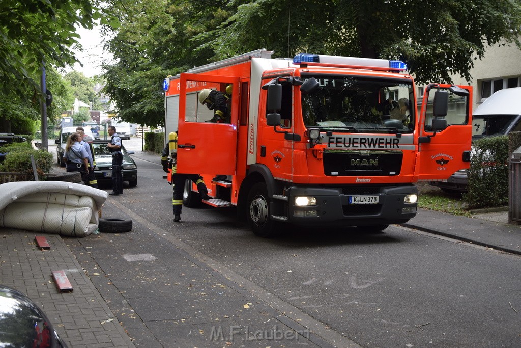 Feuer Koeln Vingst Noerdlingerstr P08.JPG - Miklos Laubert